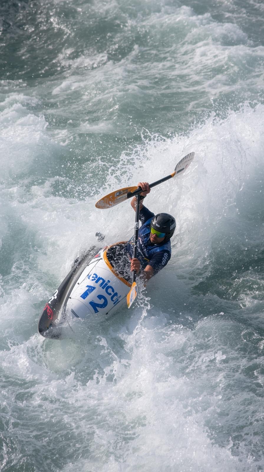 Kayak Slalom GSailing Upwind Heelate Cut