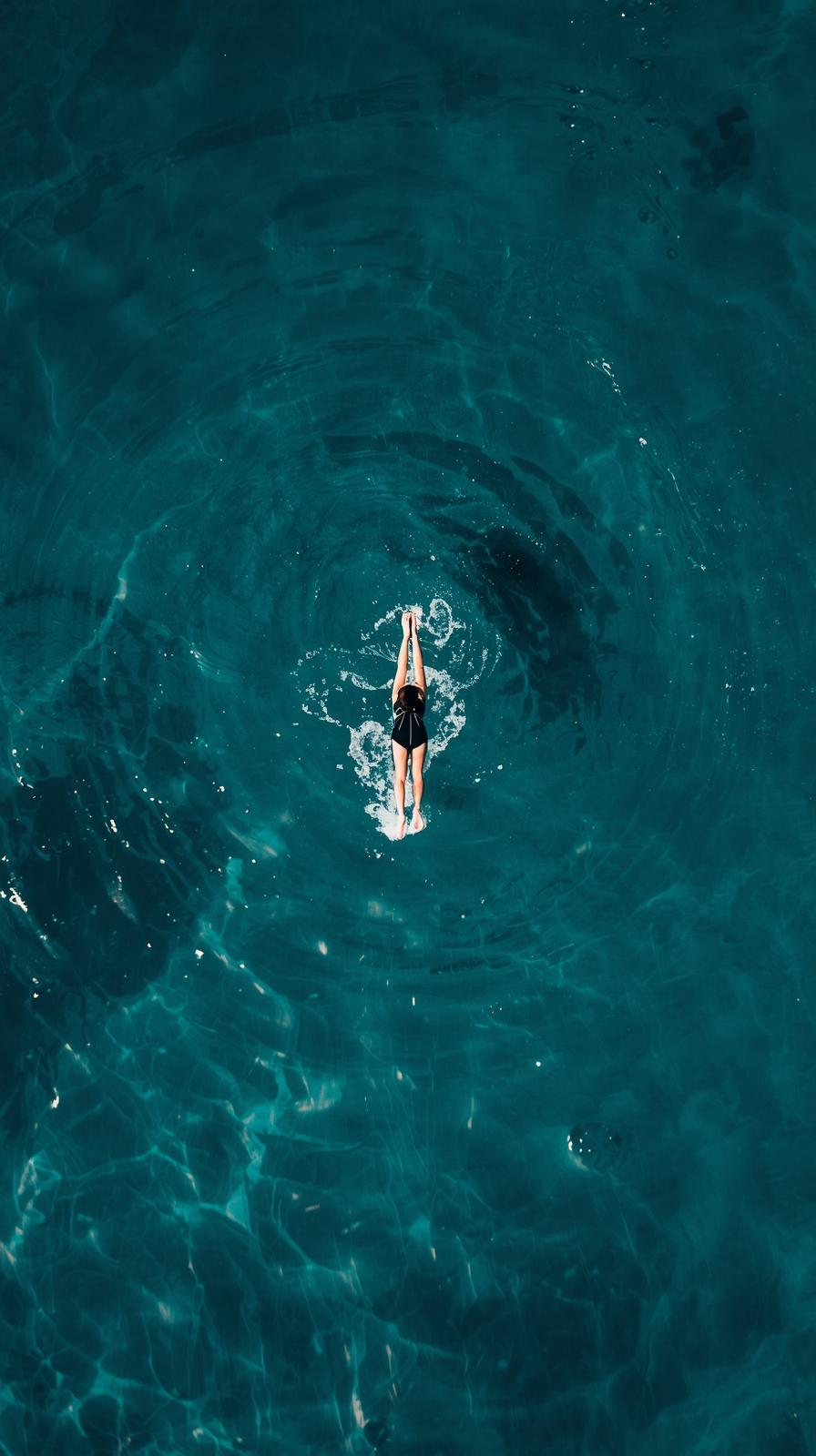 Diving Tuck Entry Ripples