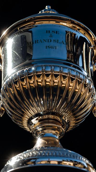 Grand Slam Trophy Shine