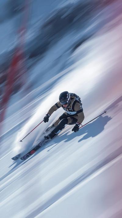 Ski Downhill Tuck Blur